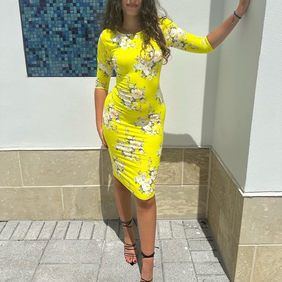 Brand New 🔥Gorgeous Talulah Floral Bodycon Dress - Picture 4 of 6